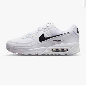 Nike Air Max Womens Sneakers Size 7